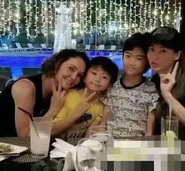 张柏芝三胎未产相片流出,母亲曾到医院看望,挺大肚逛街无人疑
