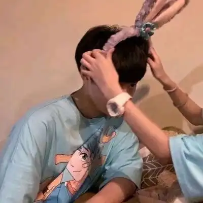 情头不容易撞的情侣甜甜情头
