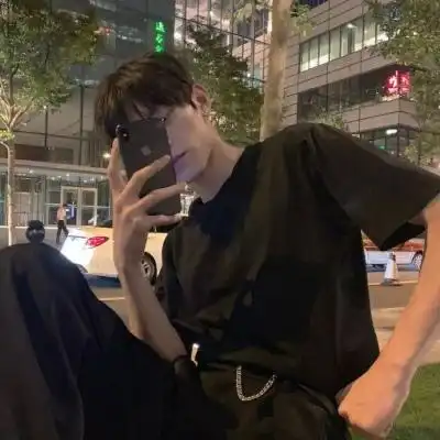 男生头像陪你流浪就是最大的欢喜
