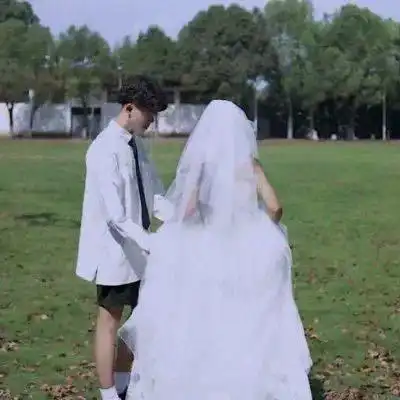 婚纱情侣头像一左一右40张抖音超火婚纱情头
