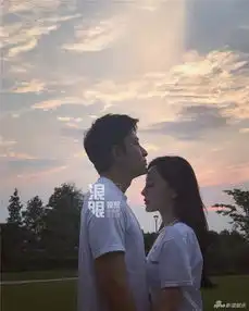 贾乃亮七夕节晒家庭合照
