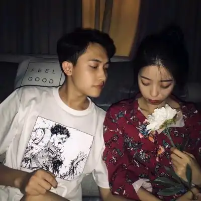 好看的一对情侣同框情头
