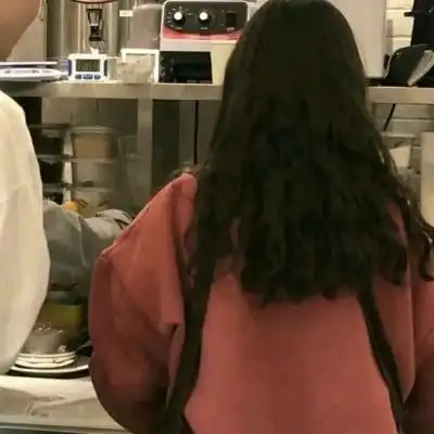 不露脸情侣头像别让世俗淹没生活的浪漫和热情

