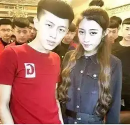 昔日快手一哥实力护妻,霸气喊话小黑粉,网友自不量力
