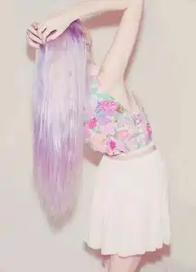 qq皮肤长发及腰i女生个性
