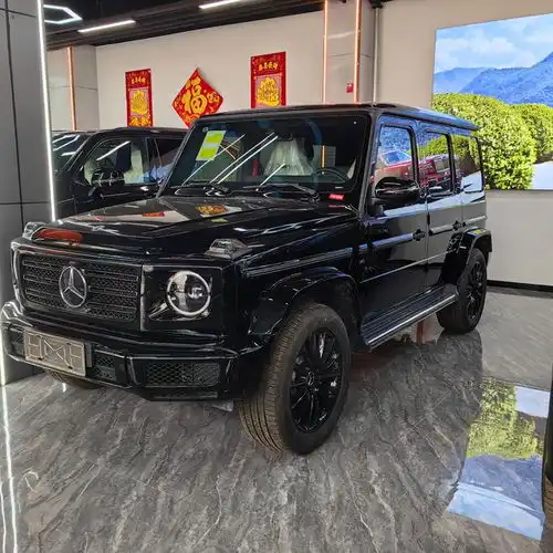 24款奔驰g500全路况表面气势并不低调
