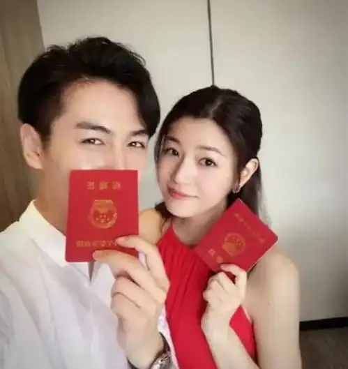 陈晓送陈妍希的七夕礼物上热搜了真情侣不搞形式,生活气息拉满

