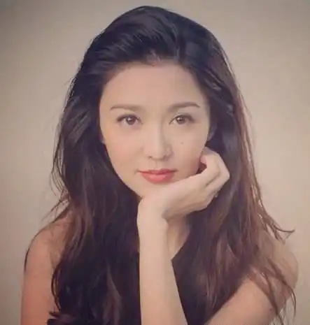 一手好牌打稀烂,差点成了成龙儿媳妇,后来成为过气女星
