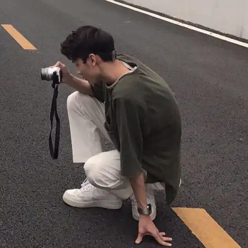 情侣头像i人生就像是在画一幅没有橡皮的画
