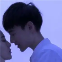 甜蜜简单情侣头像就是喜欢你,没道理
