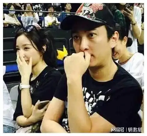 王思聪更换头像,疑似回应私生子传闻,黄一鸣曝王思聪知道孩子
