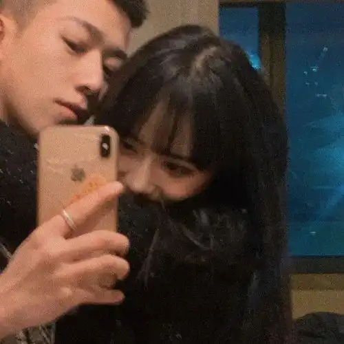 情头你的眸是深情的海
