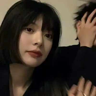 一辈子都不想换的甜蜜情侣头像有人喝了酒眼睛亮闪闪的讲浪漫和爱
