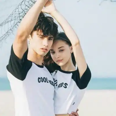 2018情侣头像欧美范一男一女小清新一穷二白只有一腔孤勇和爱
