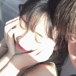 甜美美好的时光暖阳情侣头像
