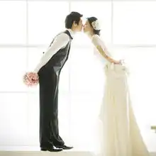 qq浪漫情侣婚纱头像.一对对的很甜蜜

