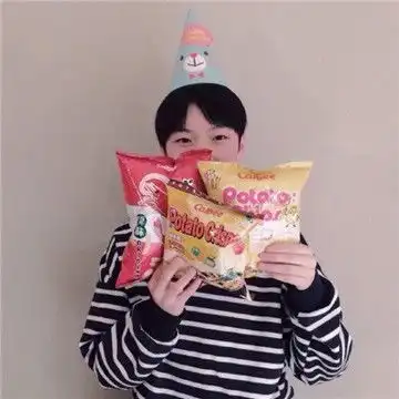 搞怪与背影情侣一人一张头像
