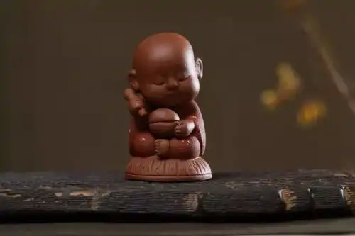 据说那些爱茶的人,都养着几件灵气茶宠

