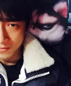 唐嫣一直不换头像粉丝都来劝,6年前的白百合为啥用ab做头像
