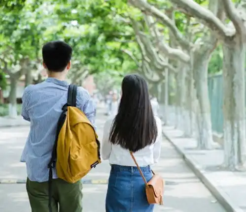 偷刷前男友信用卡9000元,女生很委屈,被骂到得抑郁症
