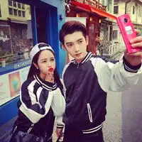 小甜蜜网红情侣头像见证他们的爱情
