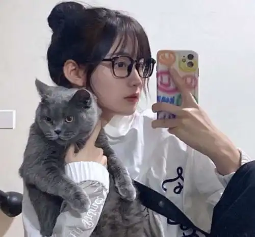 ins甜宠限量版女生头像唯美系治愈

