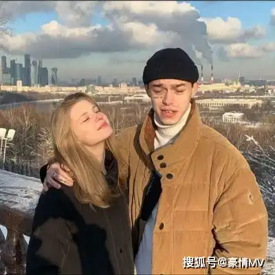 最新欧美情侣头像一人一张欧美情侣头像图片

