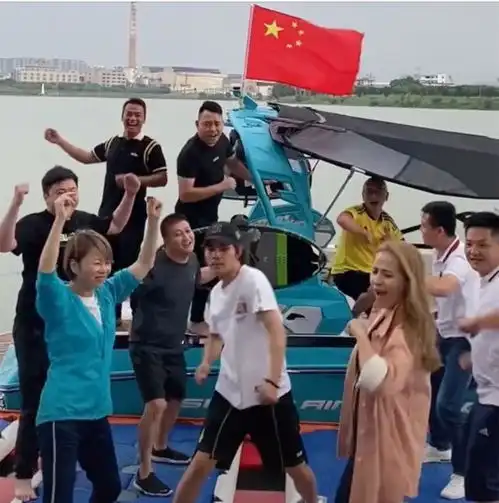 刘玉翠搭档麦家琪同框跳舞,同为韦小宝夫人,相差九岁状态差距大
