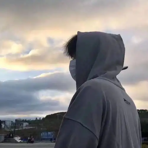 情侣头像丨一个人走会快很多但两个人好像更有趣
