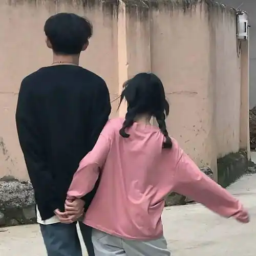 情侣头像丨智者不入爱河可我是个糊涂蛋.
